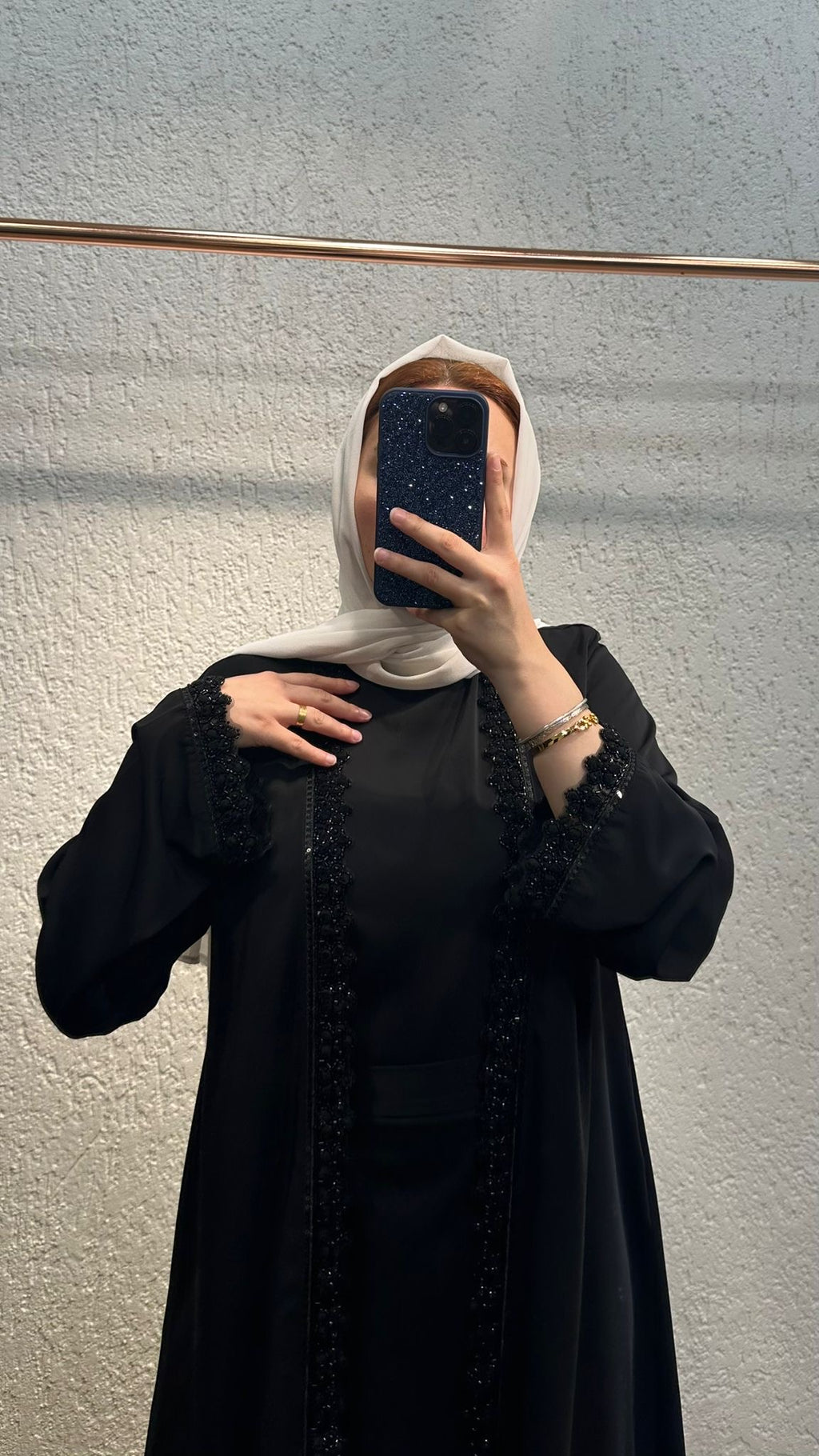 عباية قطعتين باللون الاسود