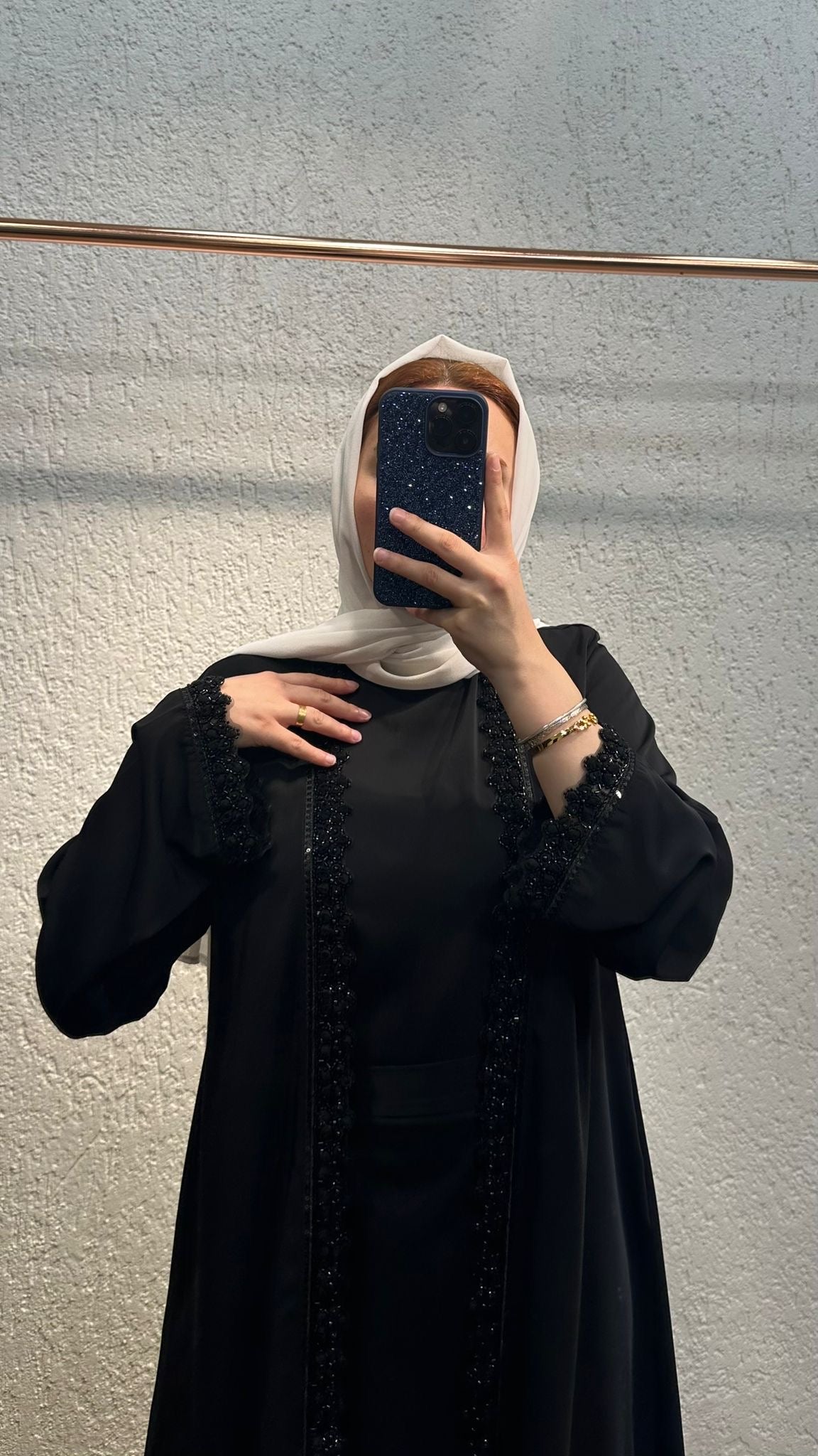عباية قطعتين باللون الاسود