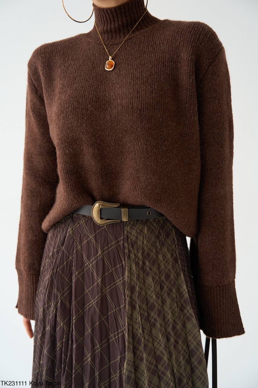 بلوزه باللون البني