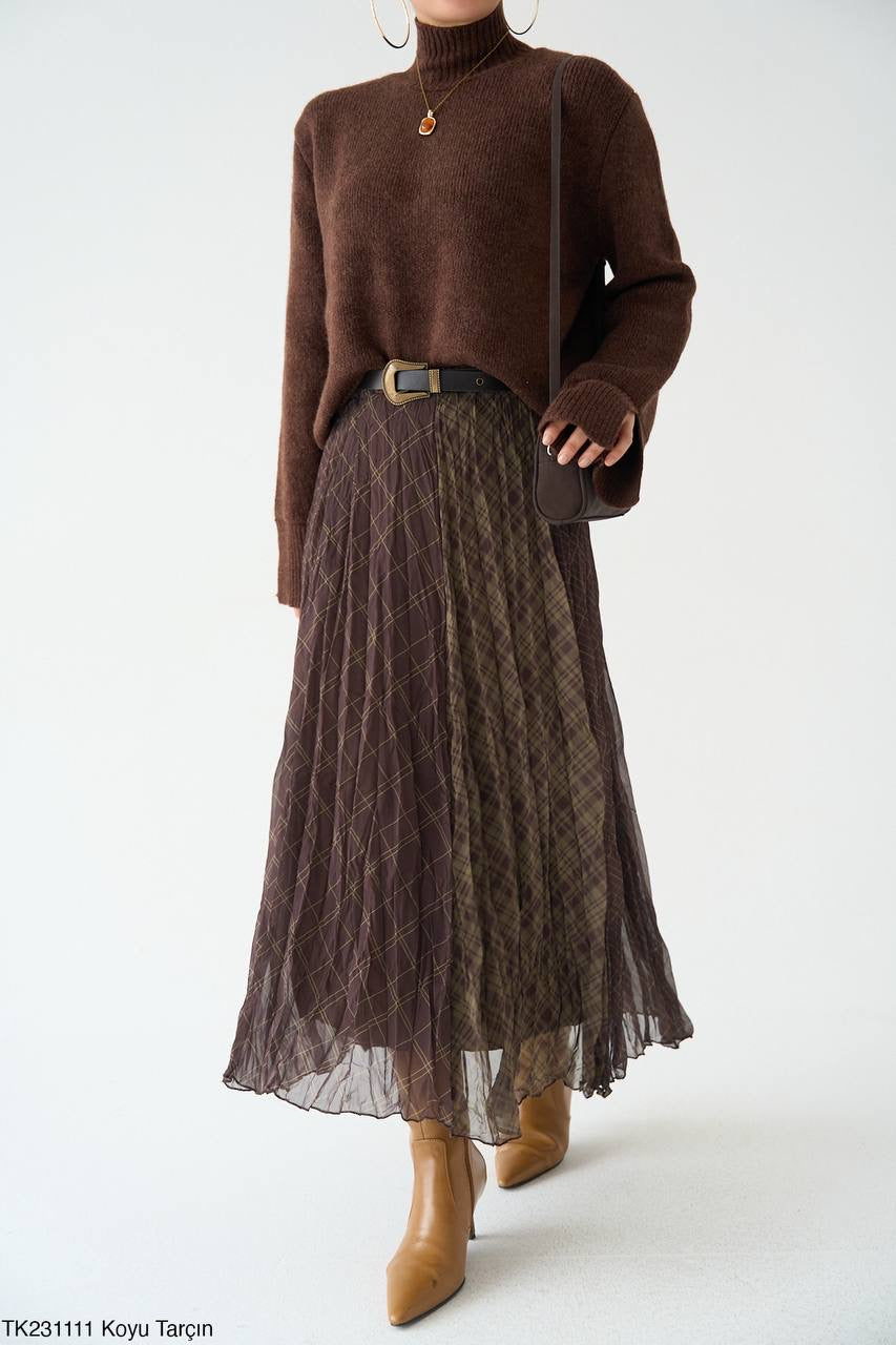 بلوزه باللون البني