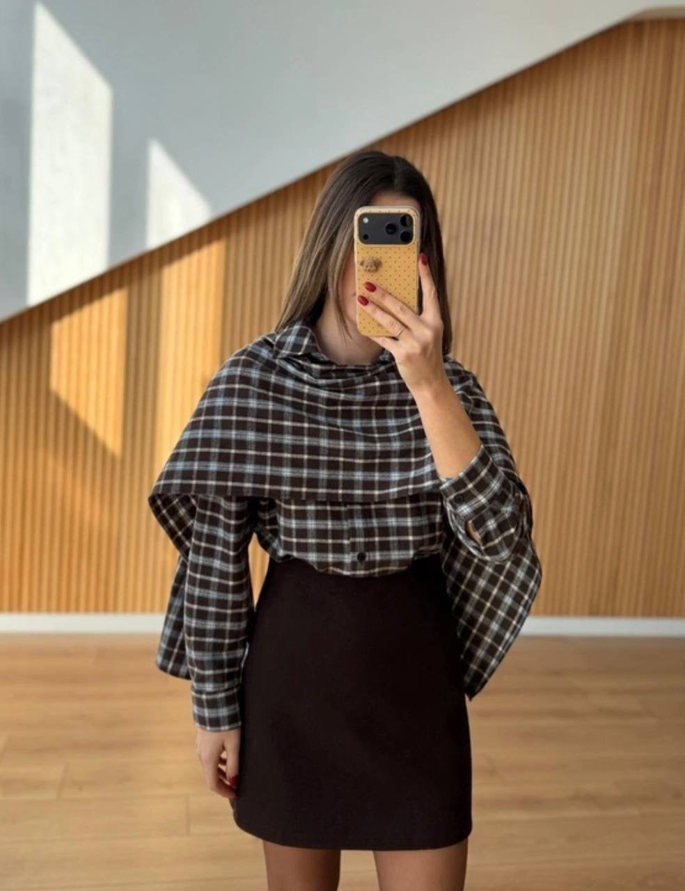 قميص كاروهات قطعتين مع شال – ستايل خريفي أنيق 🤎