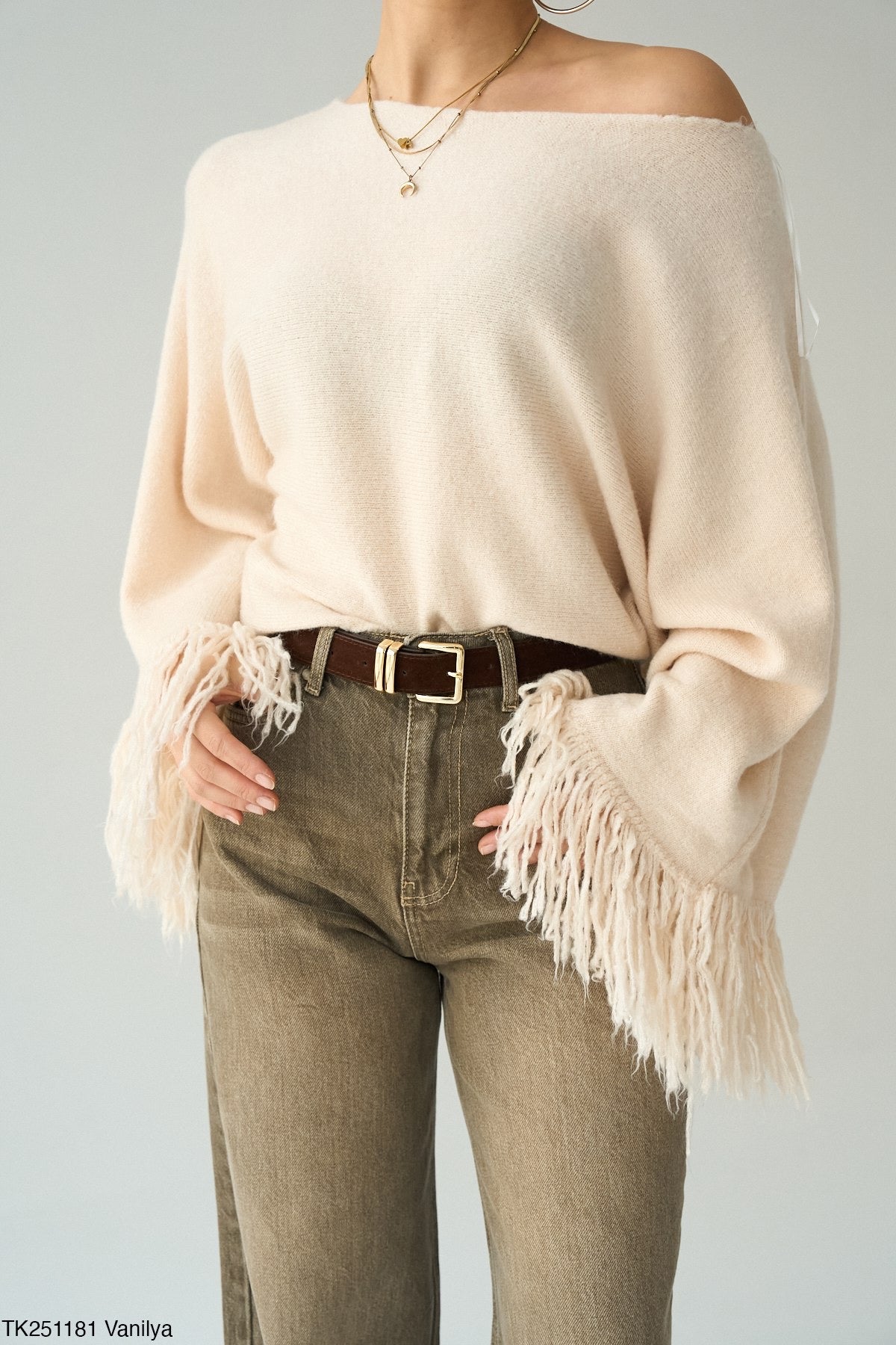 بلوزه متوفره بعدة الوان