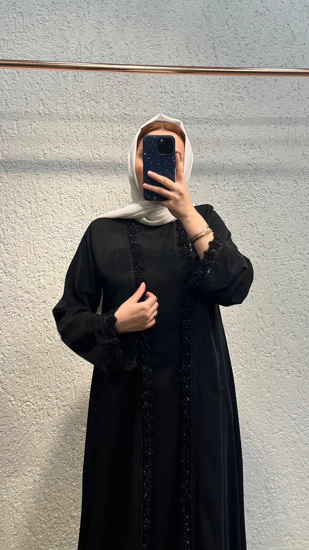 عباية قطعتين باللون الاسود